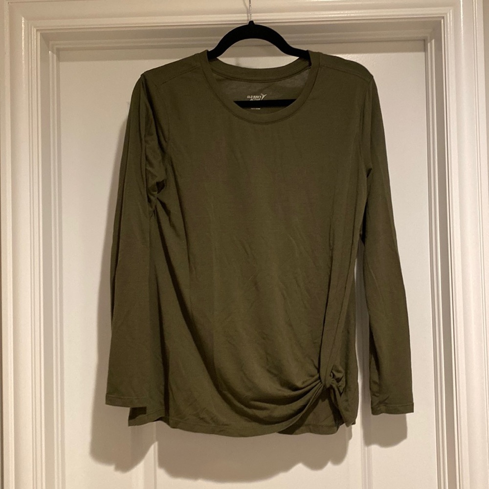Twist front Old Navy active top